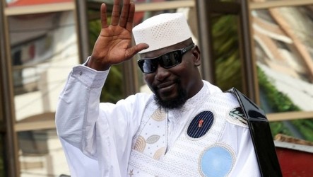 無強大對手競爭　幾內亞軍政府領袖頓波雅當選總統