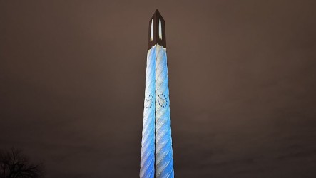 喜迎2026華府地標變身蠟燭  為建國250年慶典揭幕