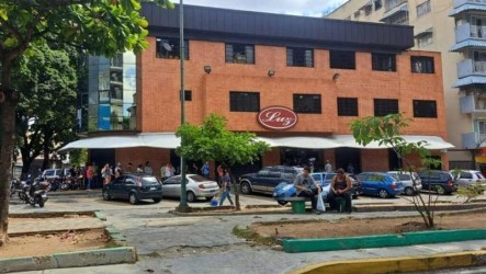 馬杜洛倒台隔日街頭實況　台商：警力增、民眾冷靜