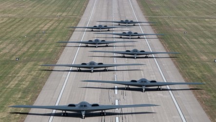 中國男子闖密蘇里空軍基地拍B-2轟炸機 美檢提訴