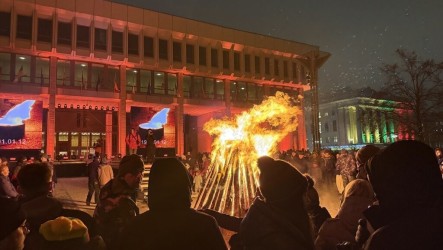 立陶宛自由捍衛者日追思殉難者　維爾紐斯點燃篝火