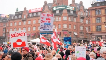 反對川普接管格陵蘭　數千人哥本哈根走上街頭