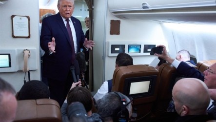 川普警告美艦隊駛往伊朗　盼不必動武