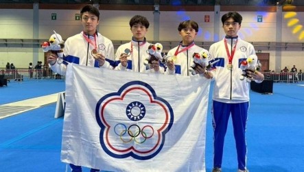 台灣銳劍男團亞青摘金寫紀錄 教練看好未來性