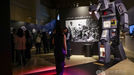 自由花蕊展破10萬人次參觀　李遠：想哭就哭吧