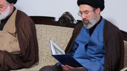 紐時：伊朗下一個最高領袖　哈米尼次子呼聲高