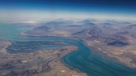 伊朗革命衛隊稱控制荷莫茲海峽　傳有油輪航經往阿聯