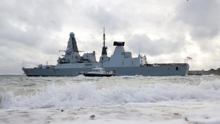 英國驅逐艦航向中東支援防衛　6週整備壓縮至6天