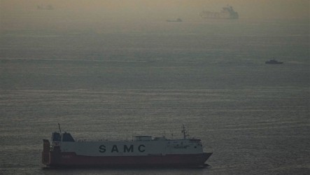 美國及盟國出動戰機與直升機打擊伊朗　力圖重啟荷莫茲海峽