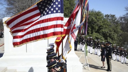 高市訪阿靈頓公墓　川普促日本分擔荷莫茲海峽維安