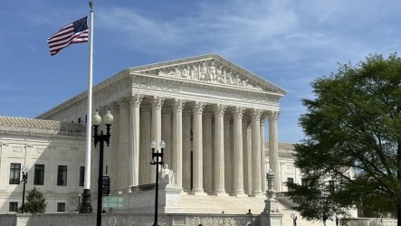 川普挑戰出生公民權憲法修正案　最高法院見真章