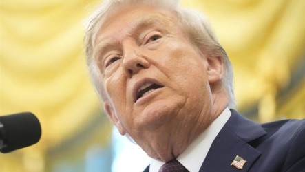 川普：美國海軍將封鎖荷莫茲海峽　攔截向伊朗付通行費船隻