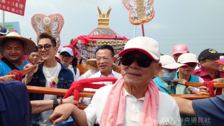 大甲媽遶境抵新港 翁章梁：媽祖讓台灣人紛歧不見了