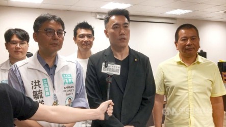 立委考察八斗子漁港　突堤碼頭年底前發包117年完工