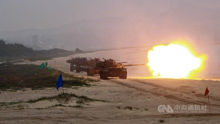 金門太武操演實彈射擊　交叉火網阻敵搶灘登陸