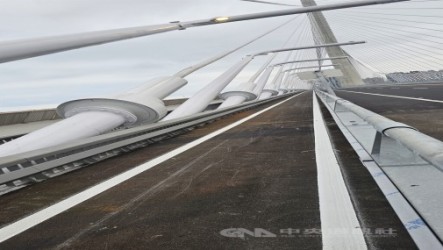 新北籲淡江大橋機車道勿超車  侯友宜：安全最重要