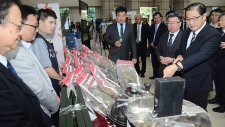 偵破依托咪酯煙彈及大麻工廠　橋檢李侃穎獲表揚