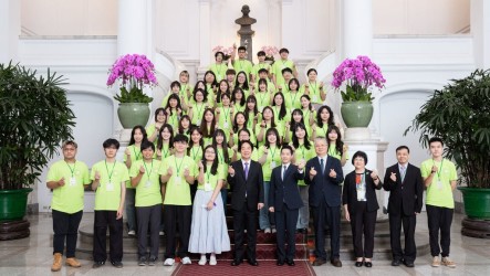 文藻志工跨海送暖馬國 英語陪伴計畫獲總統表揚