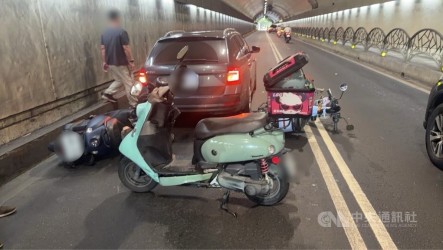 北市自強隧道4汽機車追撞釀3傷　車流一度回堵