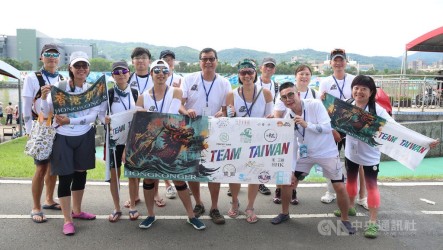 台北龍舟賽開幕　在台港人組隊喊香港加油挺台灣