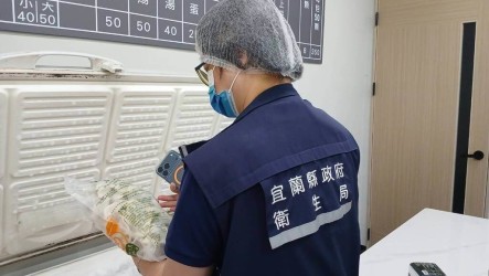 水餃鍋中撈出塑膠袋 宜蘭衛生局查獲多項缺失命改善