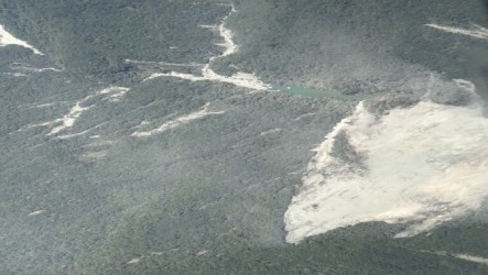 馬太鞍崩塌北邊更深山新堰塞湖 空勘並注意下游水位