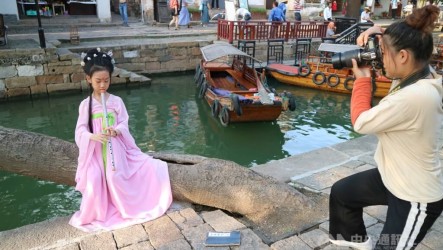 巨額資金打水漂  中國人造古鎮人去樓空