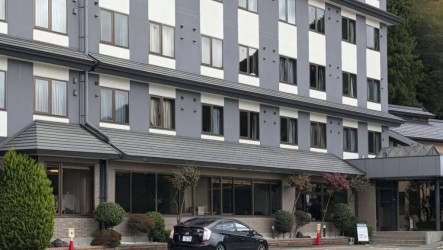 河口湖命案　日媒訪店員：嫌犯購刀時神色異常