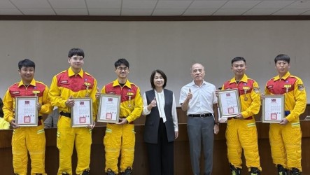 屏東特搜馳援花蓮洪災　5人獲頒行政院三等功績獎章